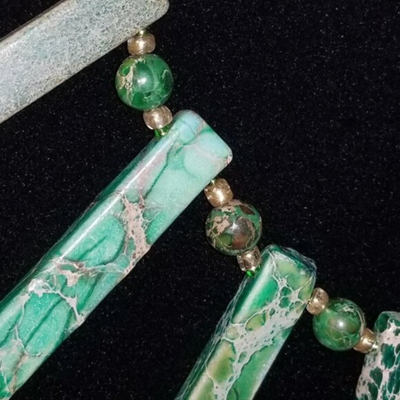 Elegant Green Jasper Necklace - Picture 5 of 7